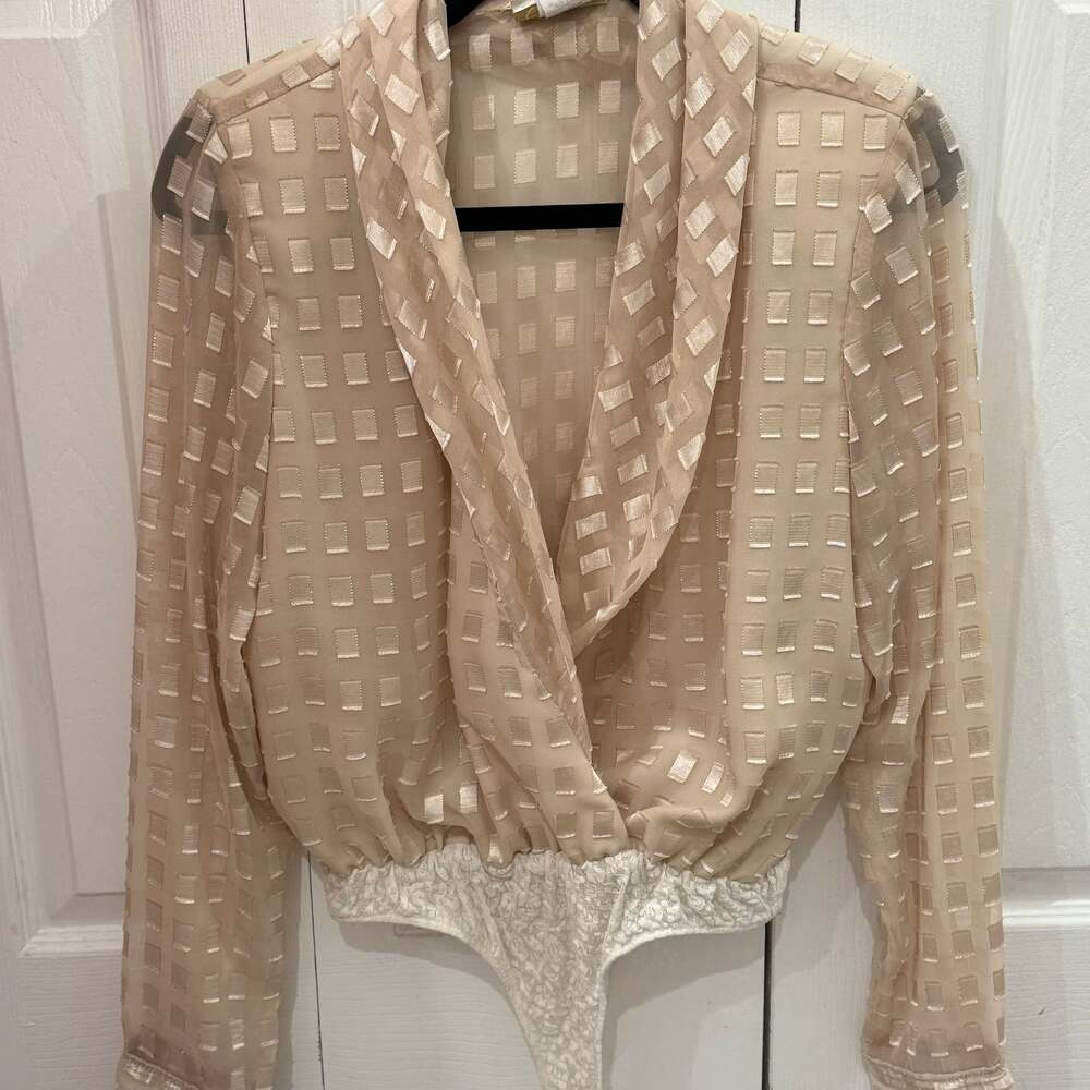 Cache Bodysuit Plunge Long Sleeves Top